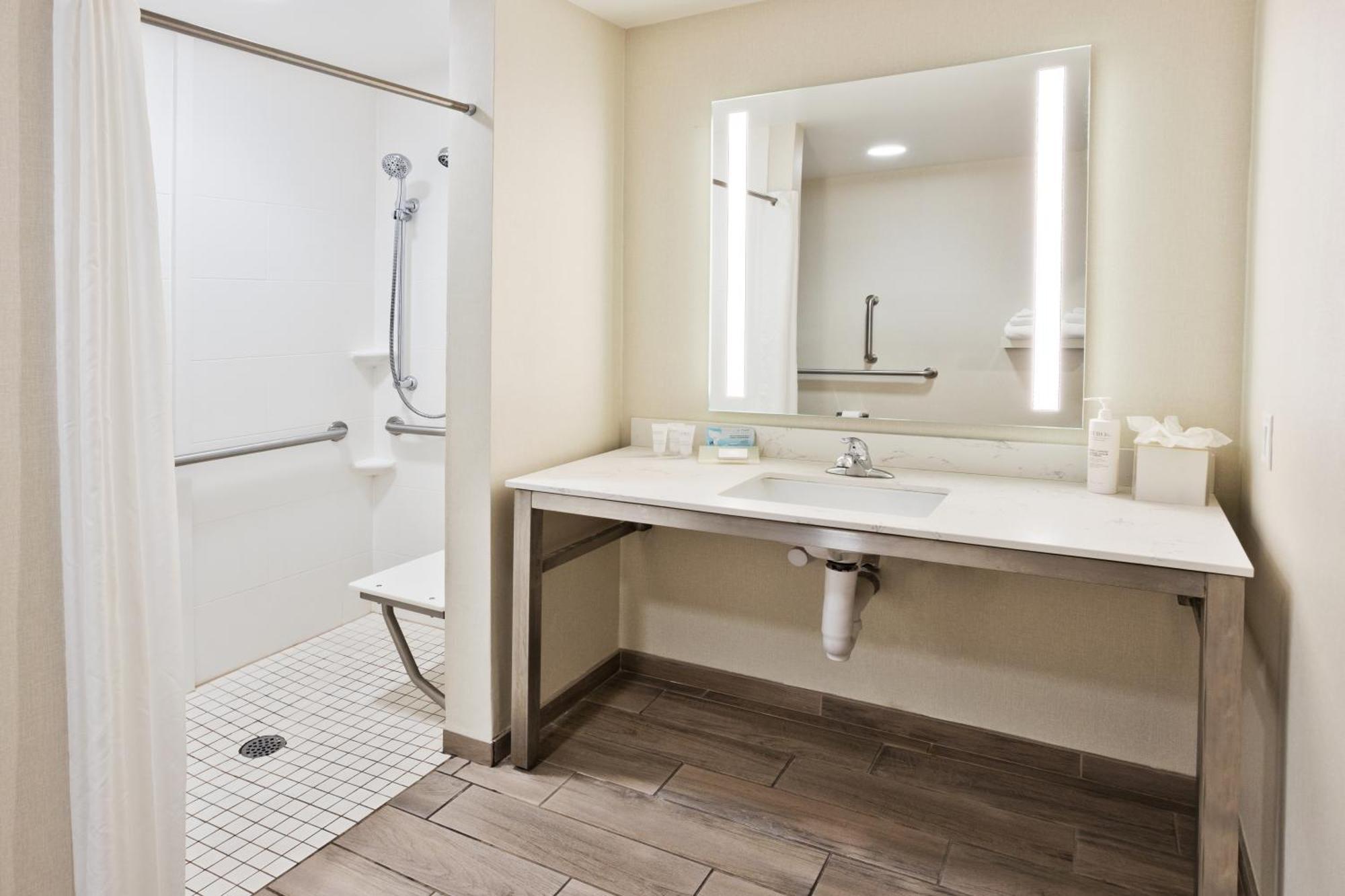 Hilton Garden - Eastchase Hotel 3*